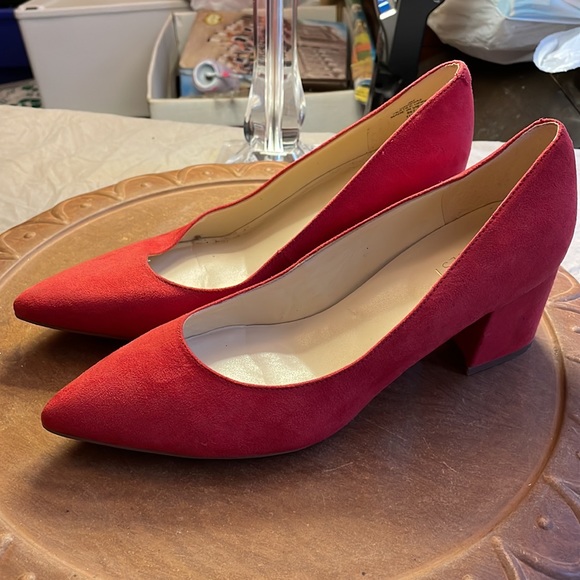 Nine West red block heel shoes - Picture 3 of 17